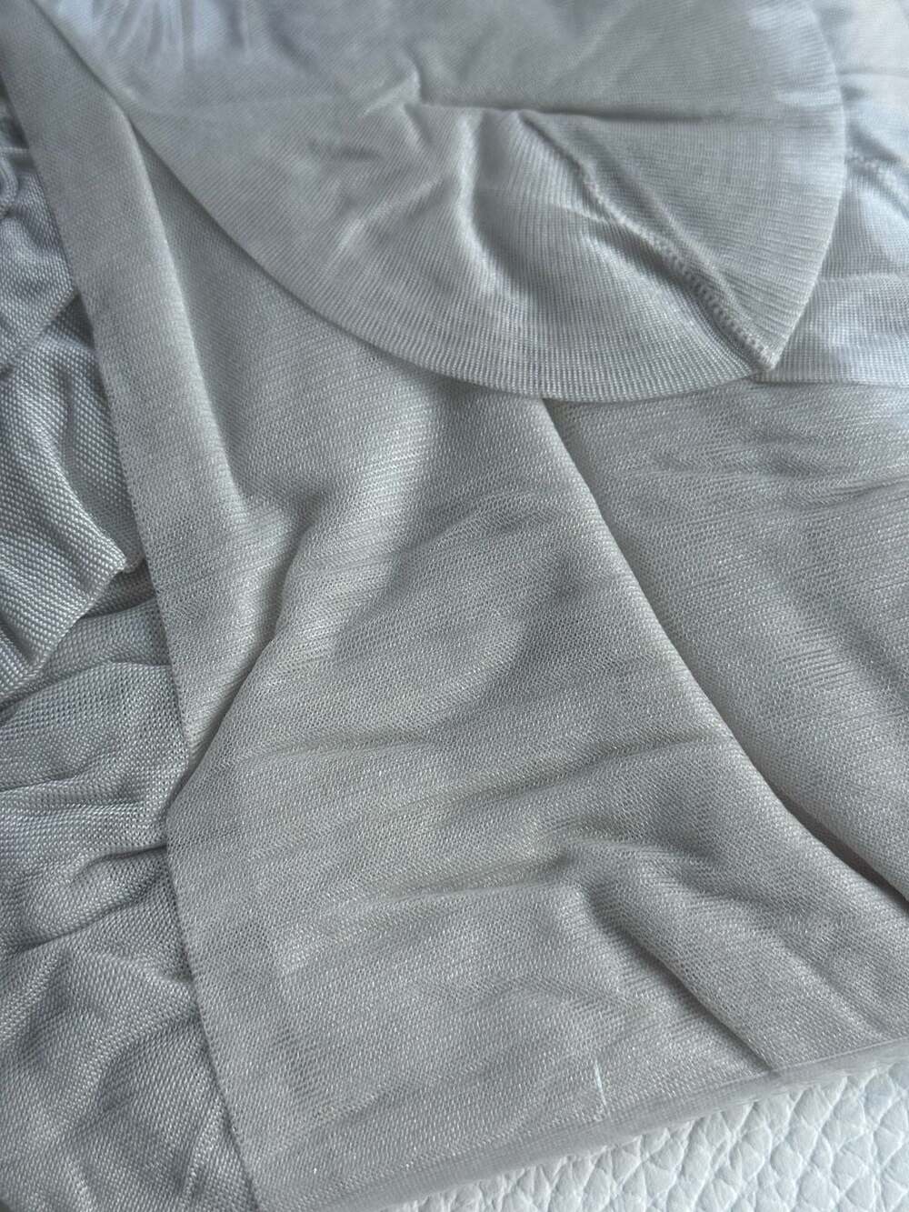 Givenchy Essentials Body Gleamers Superbe 20 Denier Pantyhose Size E - Picture 6 of 6